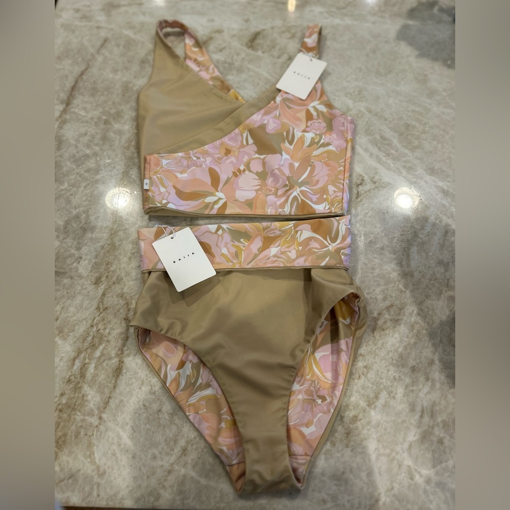 BAIIA swimsuit and sarong, Size 6